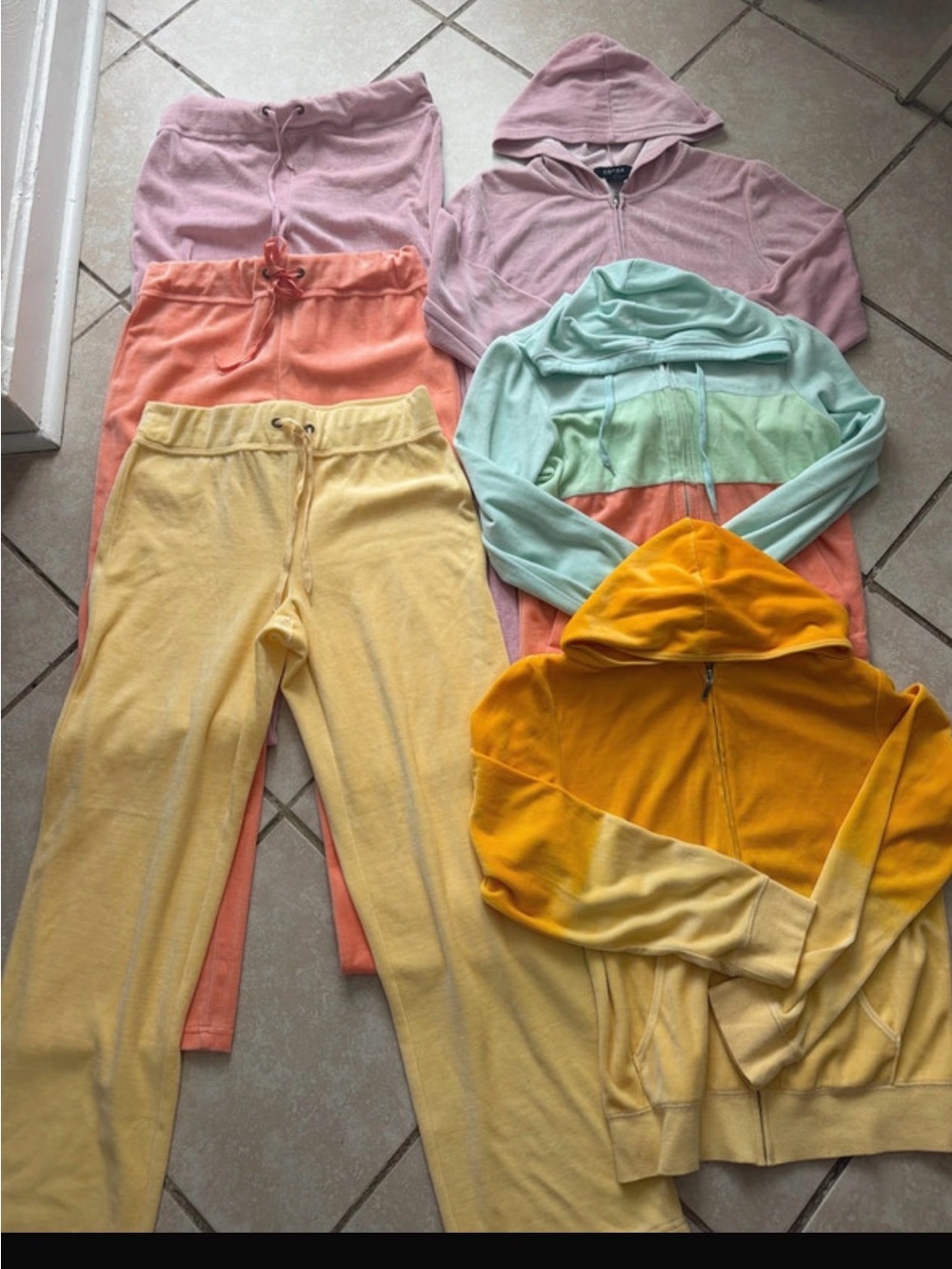 Y2K “it girl”  staple!  Bundle!